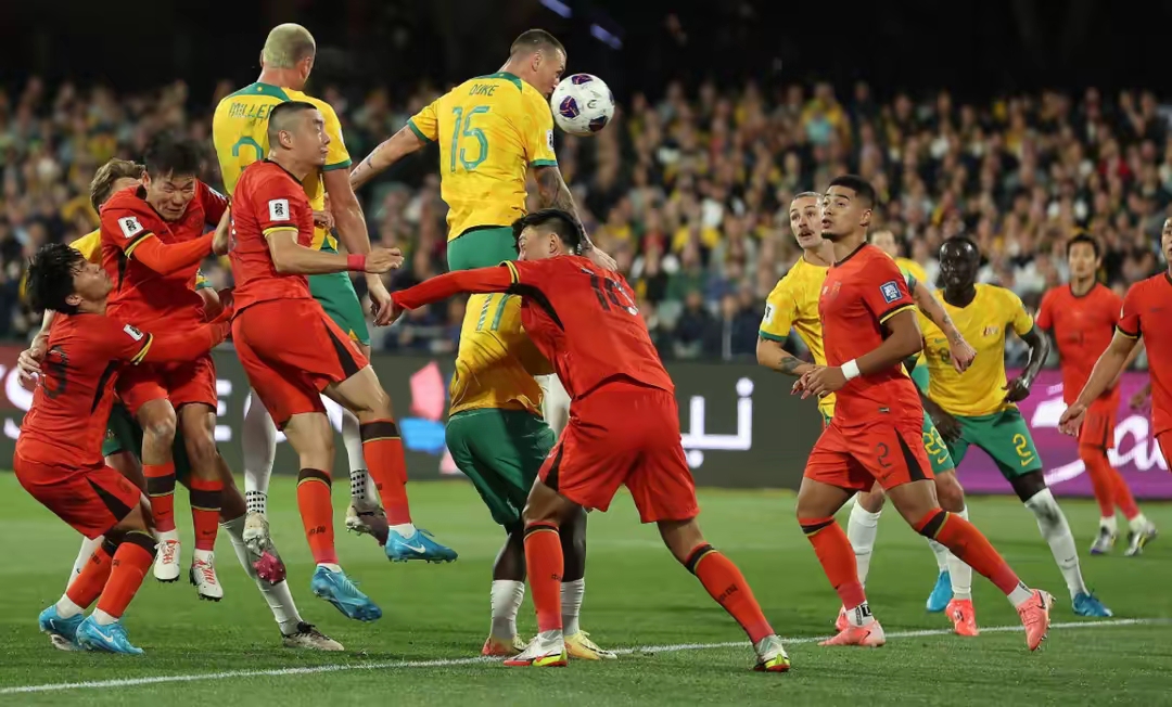 一场紧张激烈的比赛令观众心跳加速英文