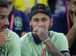 巴黎主场-战平曼城，内马尔梅开二度的简单介绍