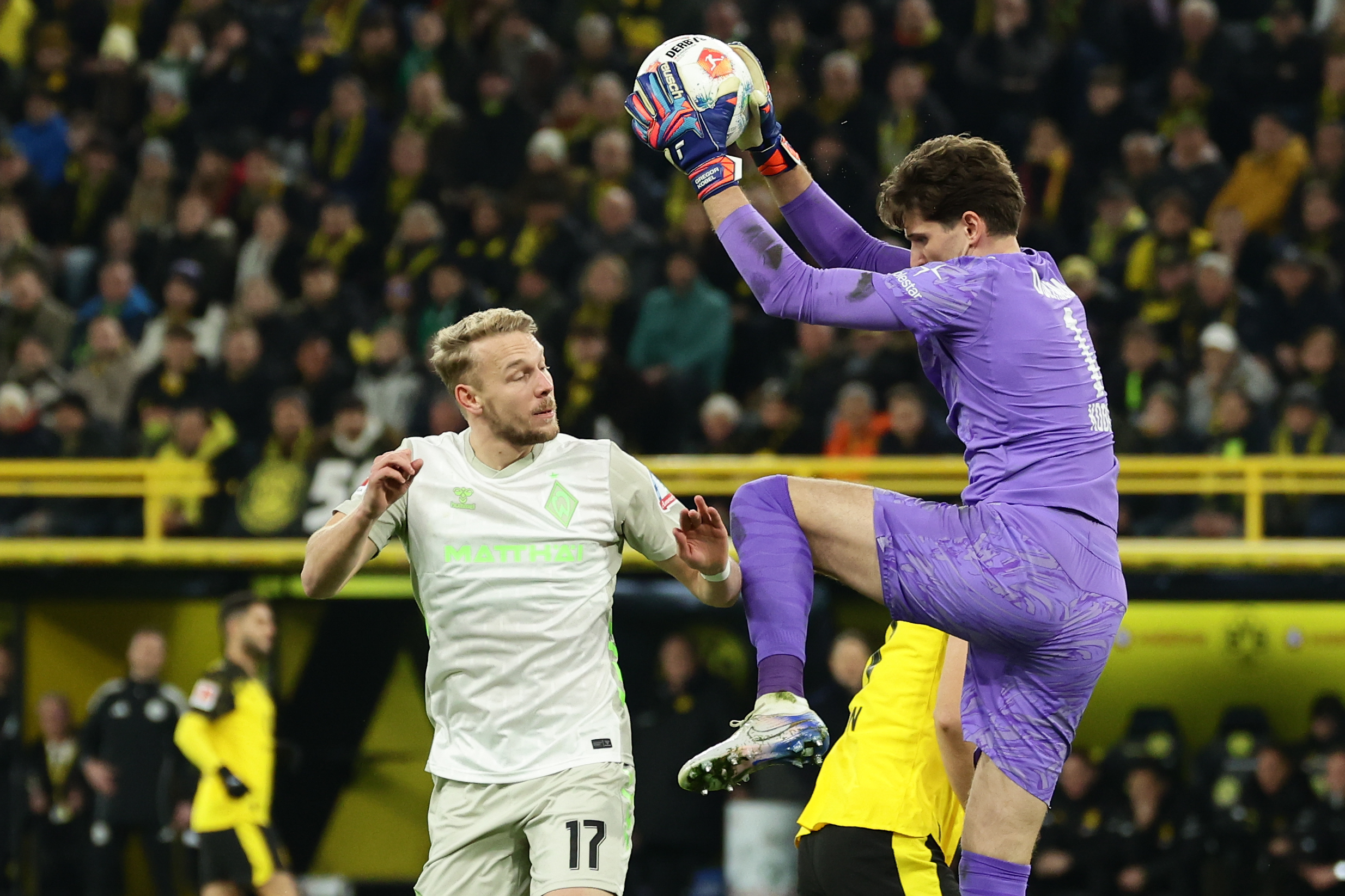 c7-包含多特蒙德遭遇连败，赛季前景蒙上阴影的词条