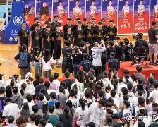 C7娱乐APP-中国男篮联赛掀起热潮,球迷争相观战的是谁